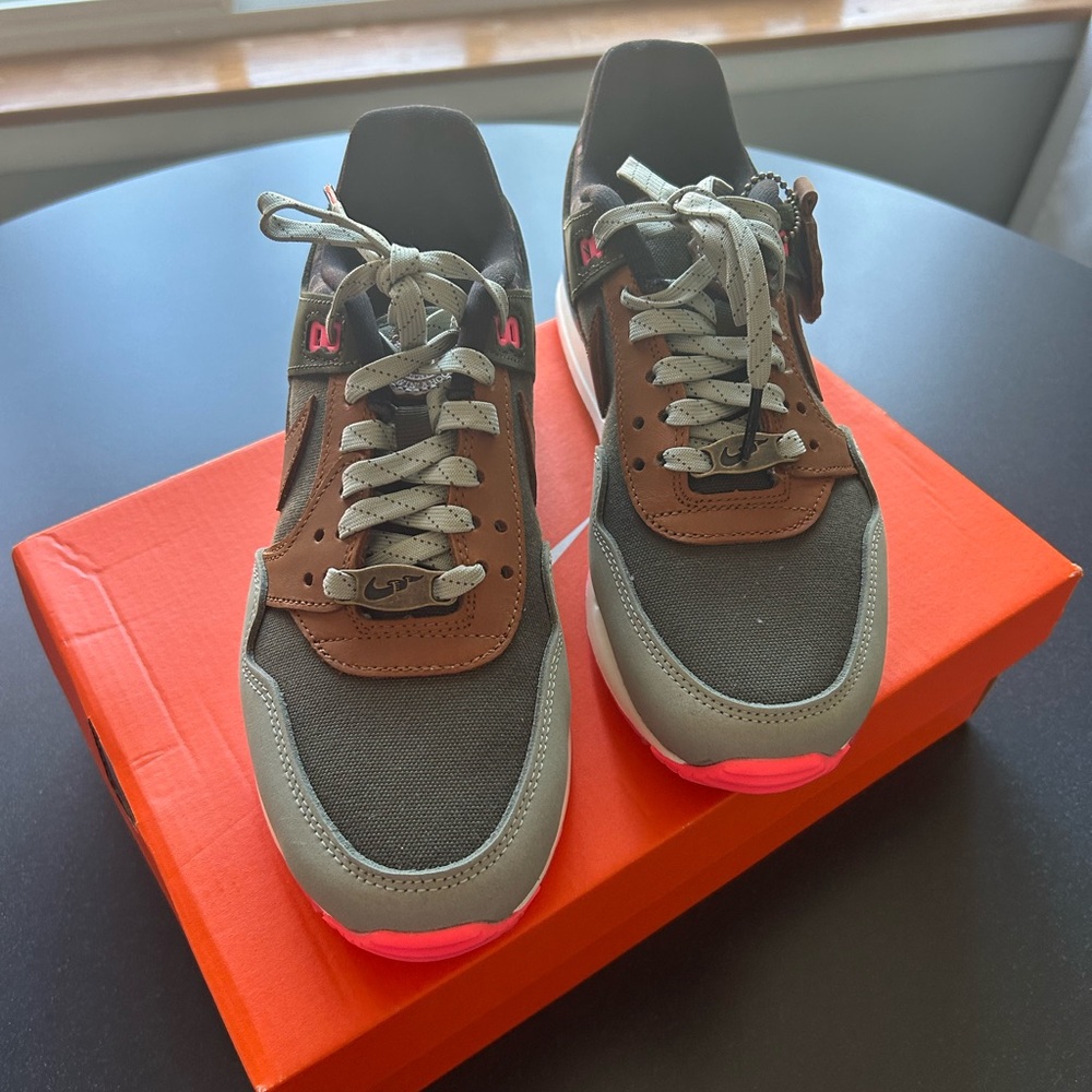 Nike Womens Black and Brown Sneakers with Pink Accents
